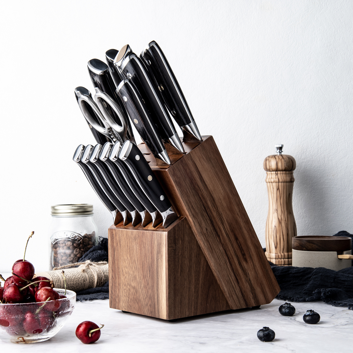 Bloc à couteaux en bois avec emplacements pour couteaux de chef et couteaux à steak