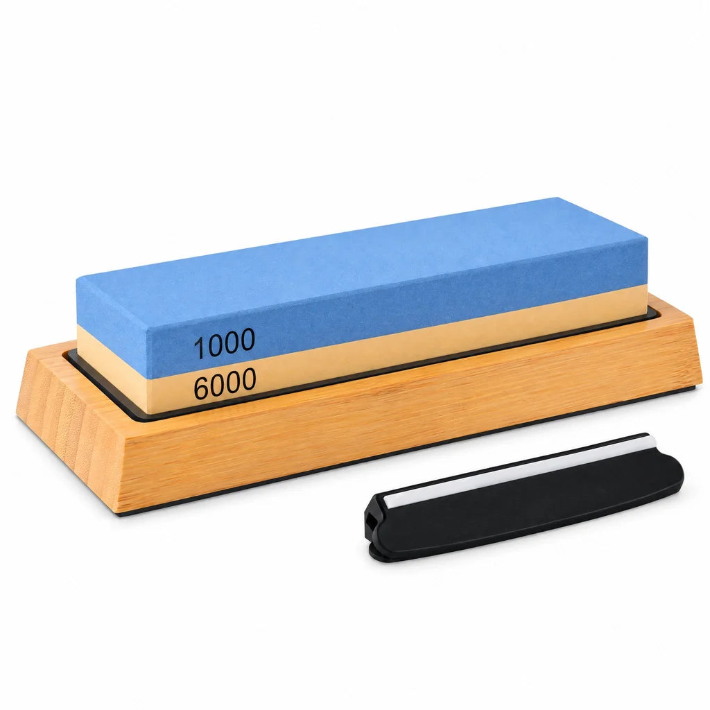 Pierre à aiguiser double face grain 1000 et 6000 sur son support en bois