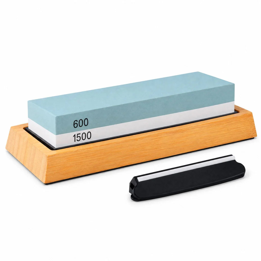 Pierre à aiguiser double face grain 600 et 1500 sur son support en bois