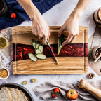 Planche à découper artisanale en bois d'olivier massif et résine époxy