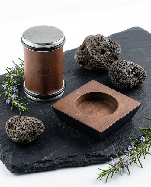 Aiguiseur double face en bois naturel avec support magnétique 15° 18° 20° 22° pour affûtage précis de couteau japonais en damas.