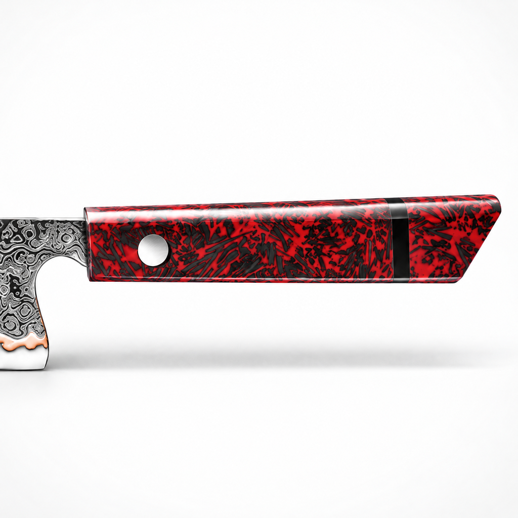 Manche en fibre de carbone et résine rouge d'un couteau en acier damas, série Musashi